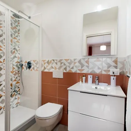 Mahal Kita Lovely 6-bed In Apartment