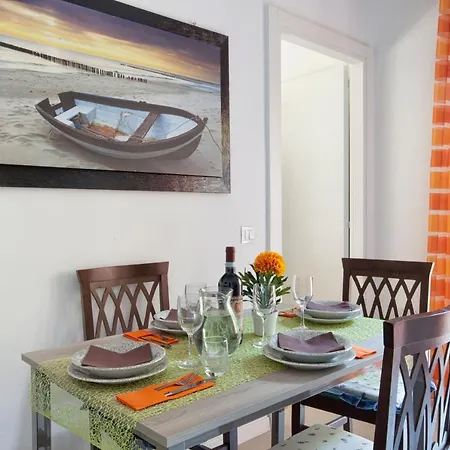 Apartment Mahal Kita Lovely 6-bed In Sorrento