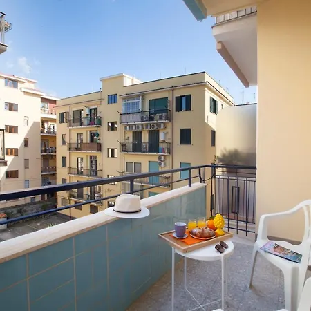 Apartment Mahal Kita Lovely 6-bed In