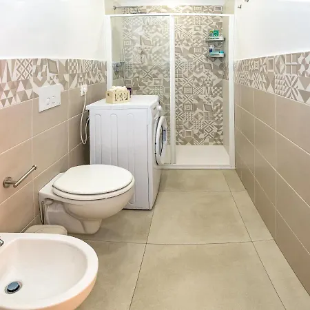 Apartment Mahal Kita Lovely 6-bed In *