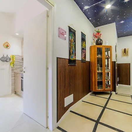 Mahal Kita Lovely 6-bed In