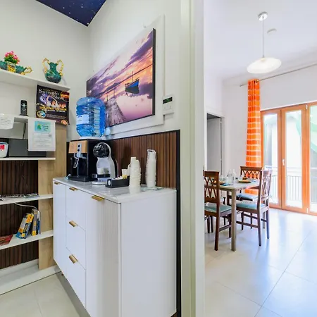 Mahal Kita Lovely 6-bed In *