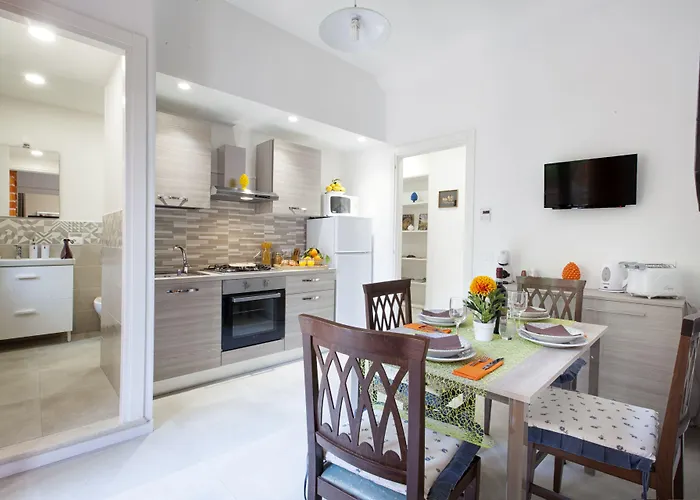 Mahal Kita Lovely 6-bed In *