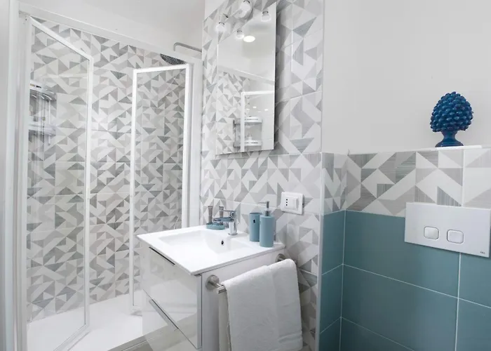 Mahal Kita Lovely 6-bed In